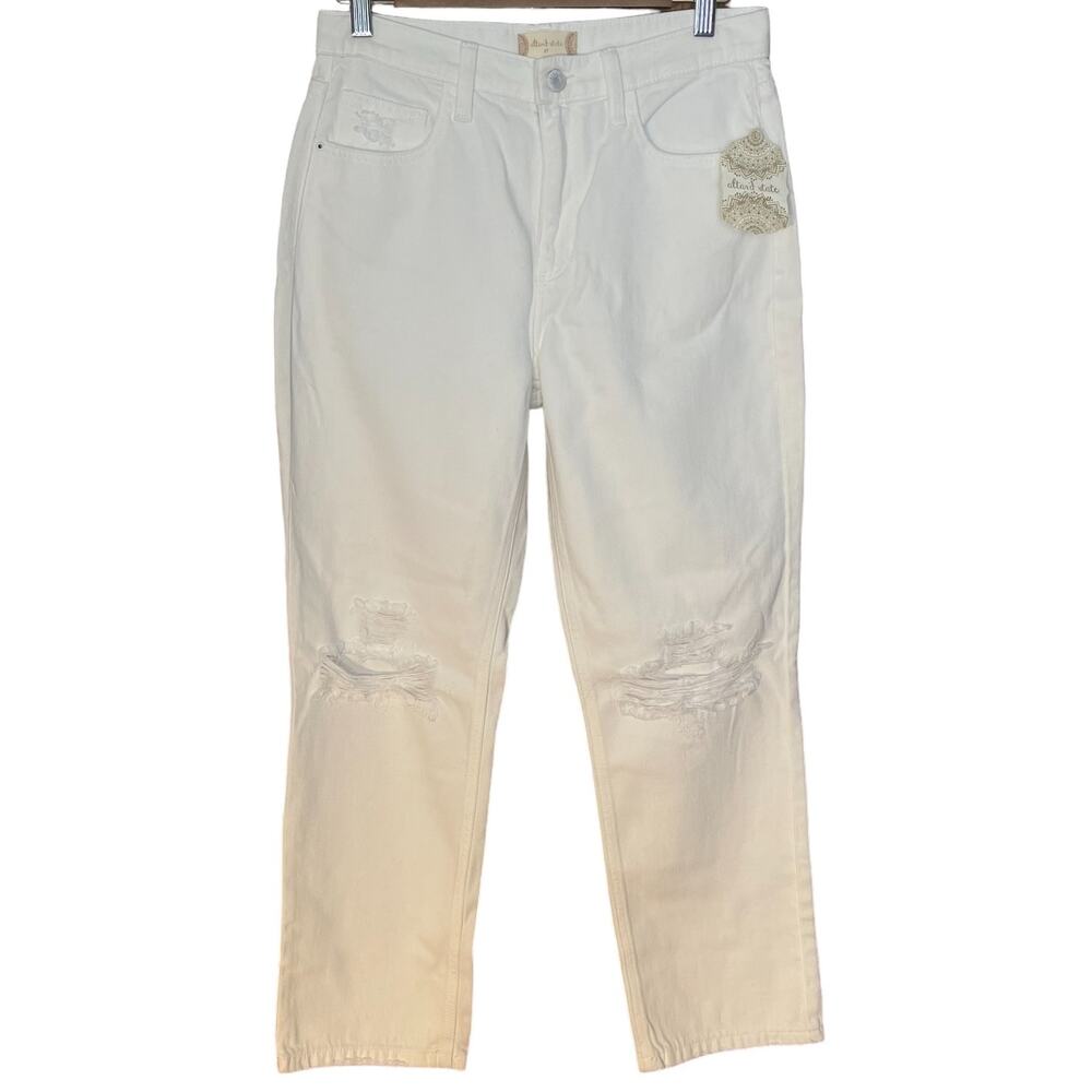 NWT Altar’d State White Straight Leg High Waisted Distressed Jeans Size 5 / 27